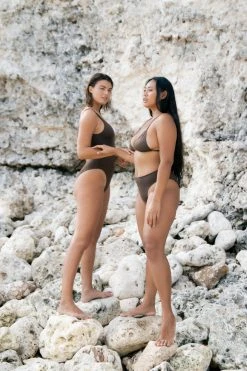 Indigo Luna Tierra Triangle Top Soil